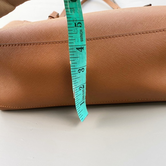 Tory Burch Robinson Small Tote - Picture 5 of 12